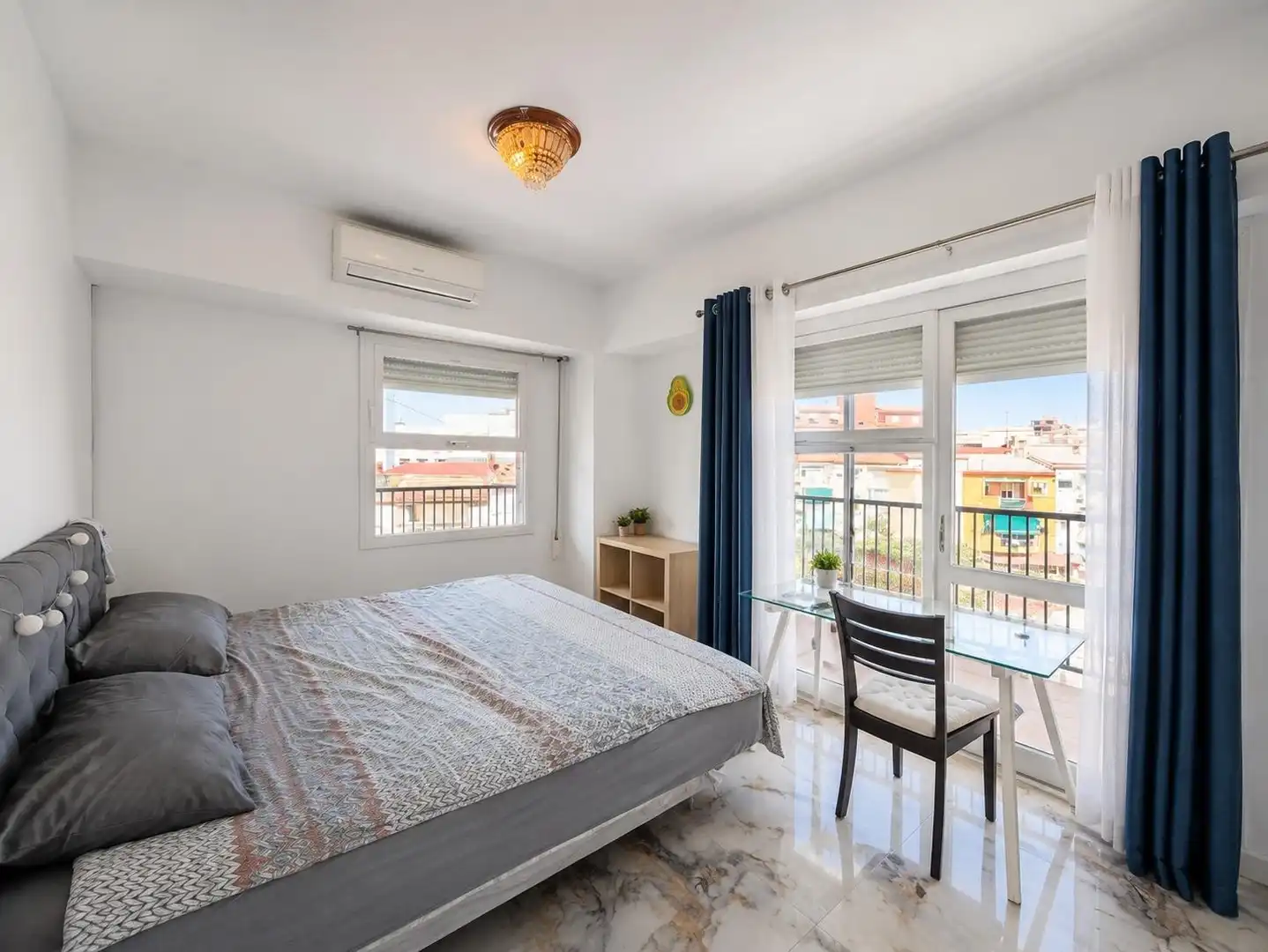 Habitación de Apartamento en venta en Alicante / Alacant con Aire acondicionado, Amueblado y Balcón