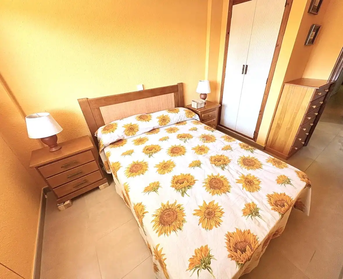 Habitación de Apartamento en venta en Benicasim / Benicàssim con Aire acondicionado, Calefacción y Terraza