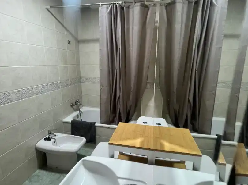 Baño de Dúplex de alquiler en Jaén con Aire acondicionado, Amueblado y Balcón