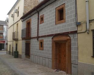 Vista exterior de Casa adosada en venda en Trujillo