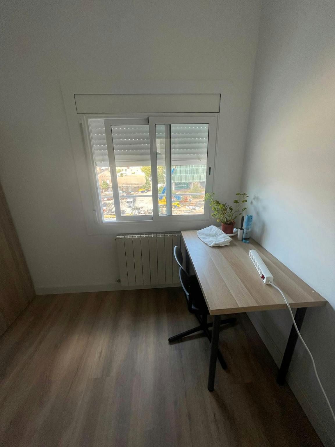 Dormitori de Pis per a compartir en  Barcelona Capital amb Aire condicionat, Calefacció i Rentadora