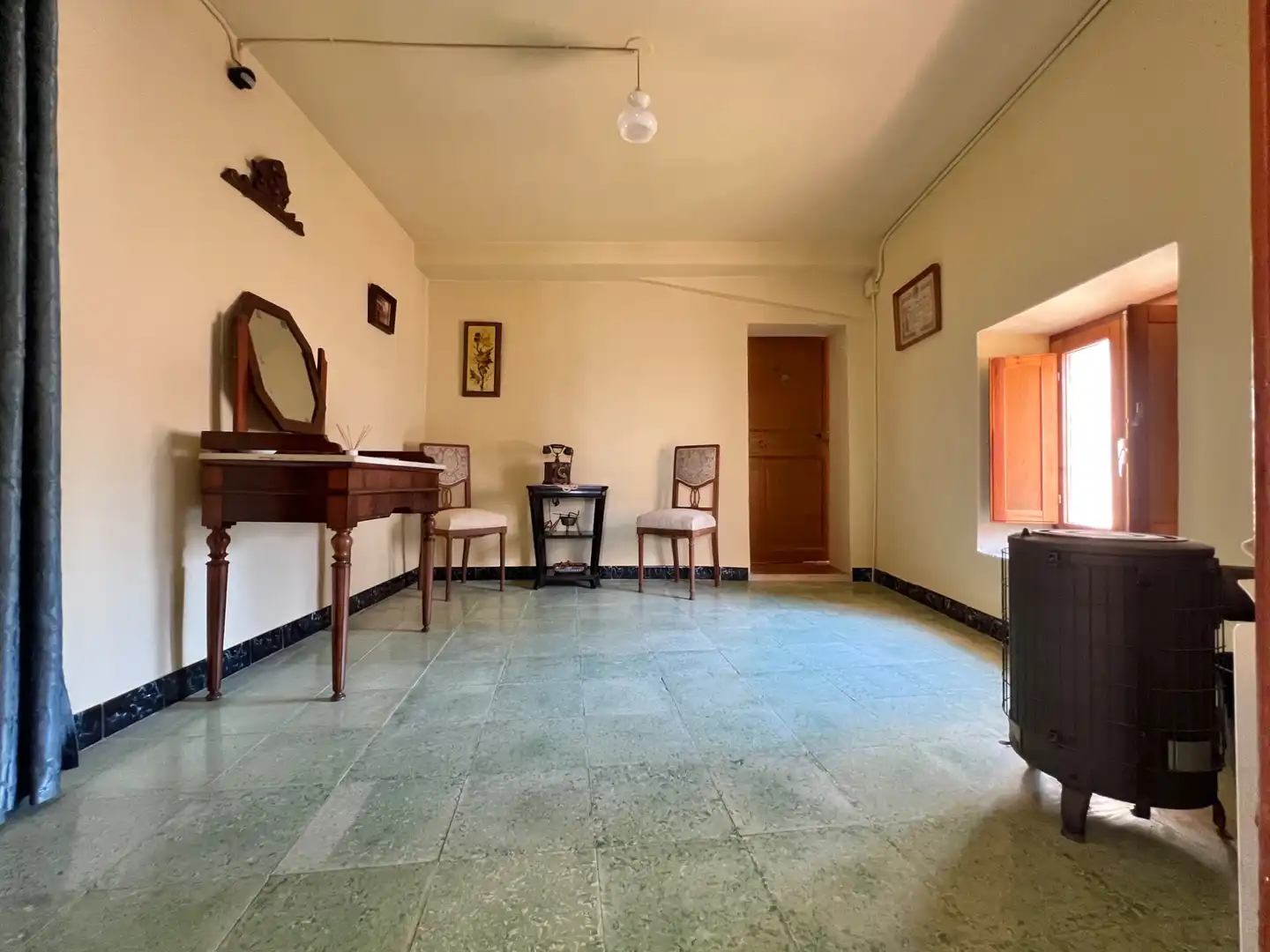 Sala d'estar de Finca rústica en venda en Cornudella de Montsant amb Calefacció, Jardí privat i Terrassa
