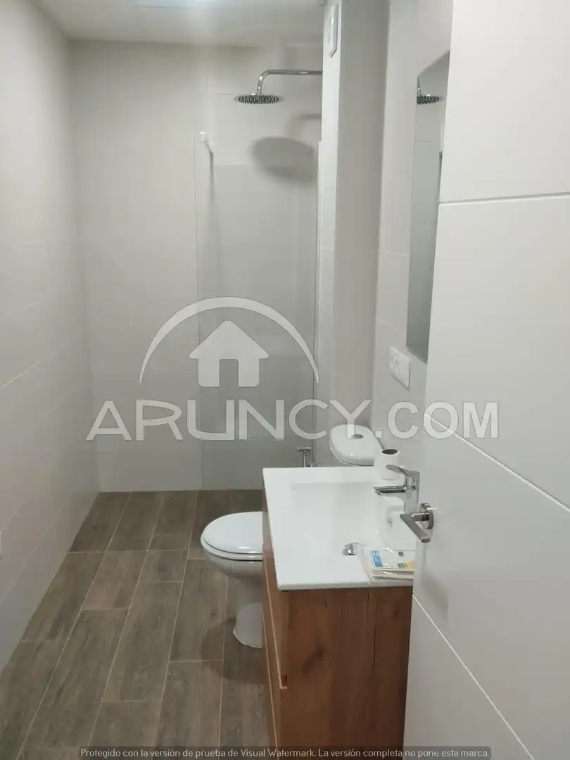 Baño de Piso de alquiler en Alcalá de Guadaira con Aire acondicionado
