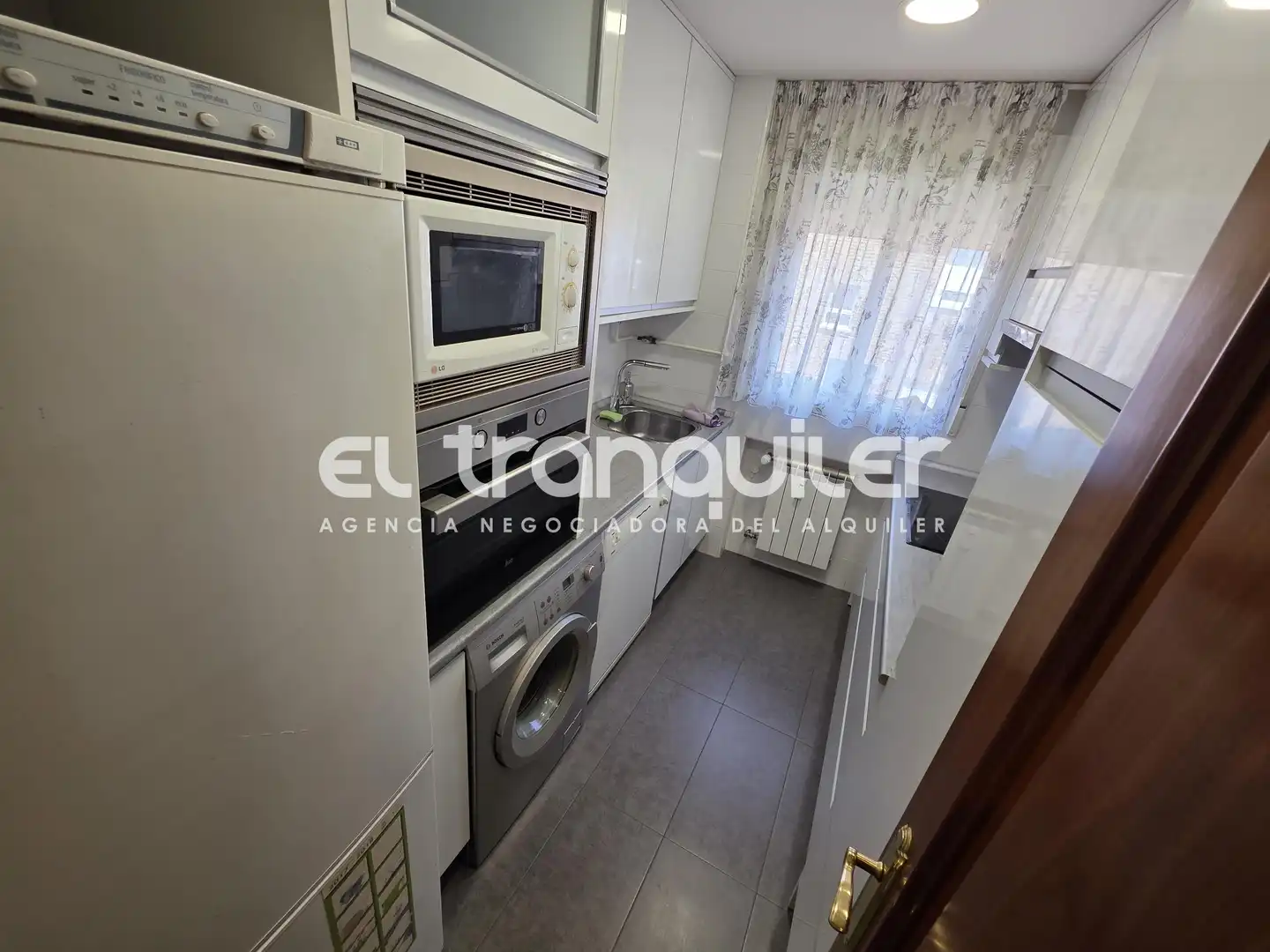Cocina de Piso de alquiler en Madrid con Aire acondicionado, Parquet y Amueblado