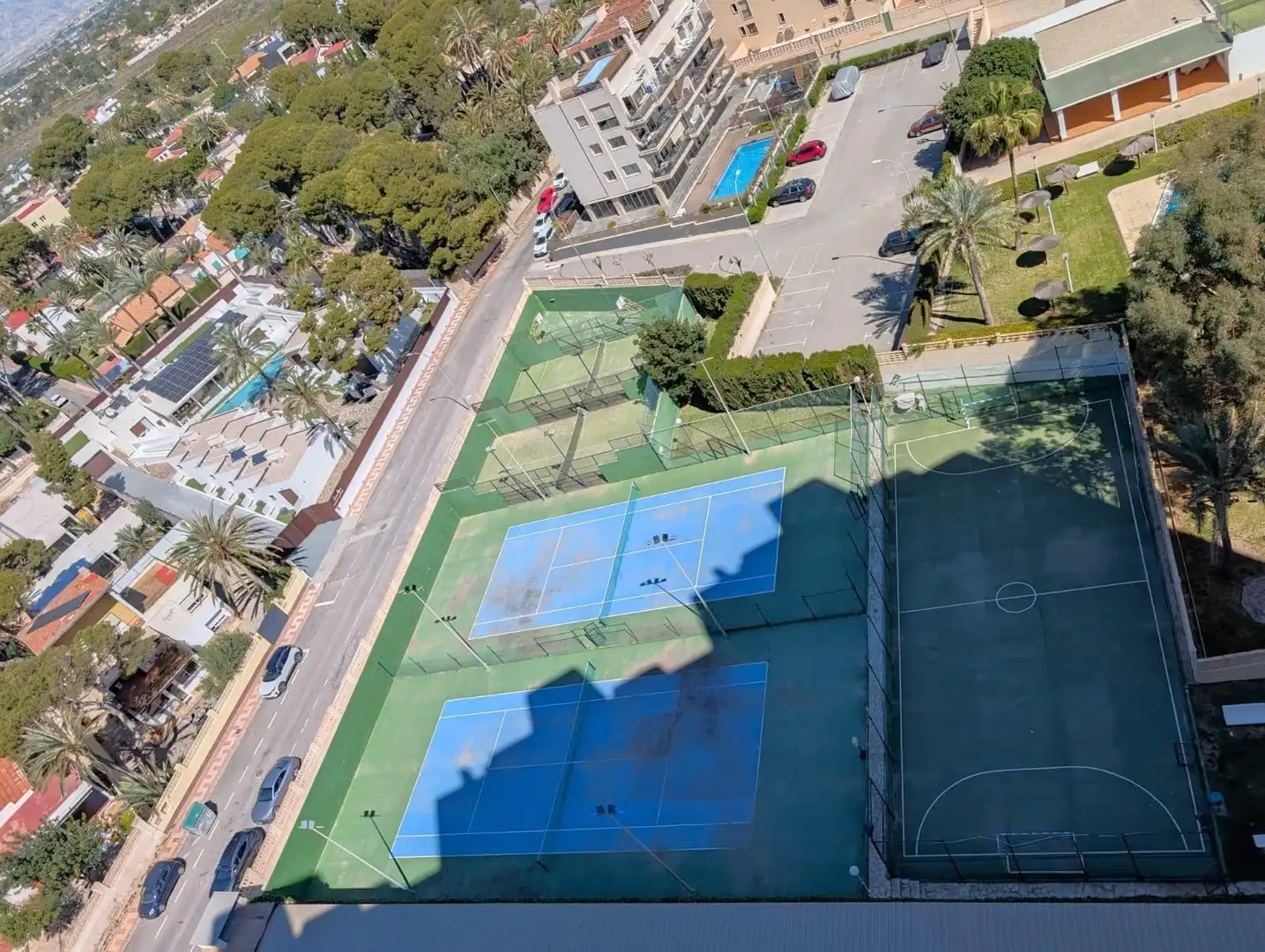 Aparcament de Apartament en venda en El Campello amb Jardí privat, Terrassa i Piscina comunitària