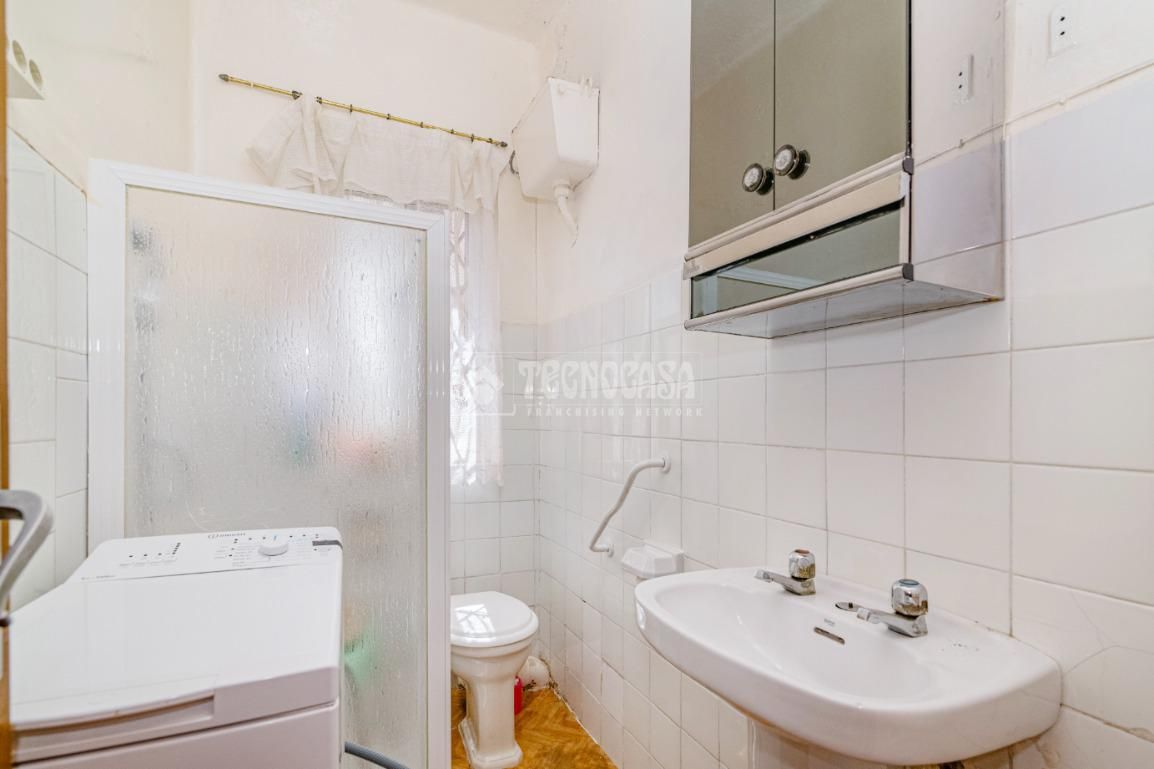 Bathroom of Flat for sale in  Granada Capital  with Balcony