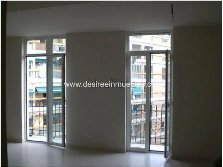 Duplexes for rent in Carrer de Pere Aleixandre, Mont-Olivet