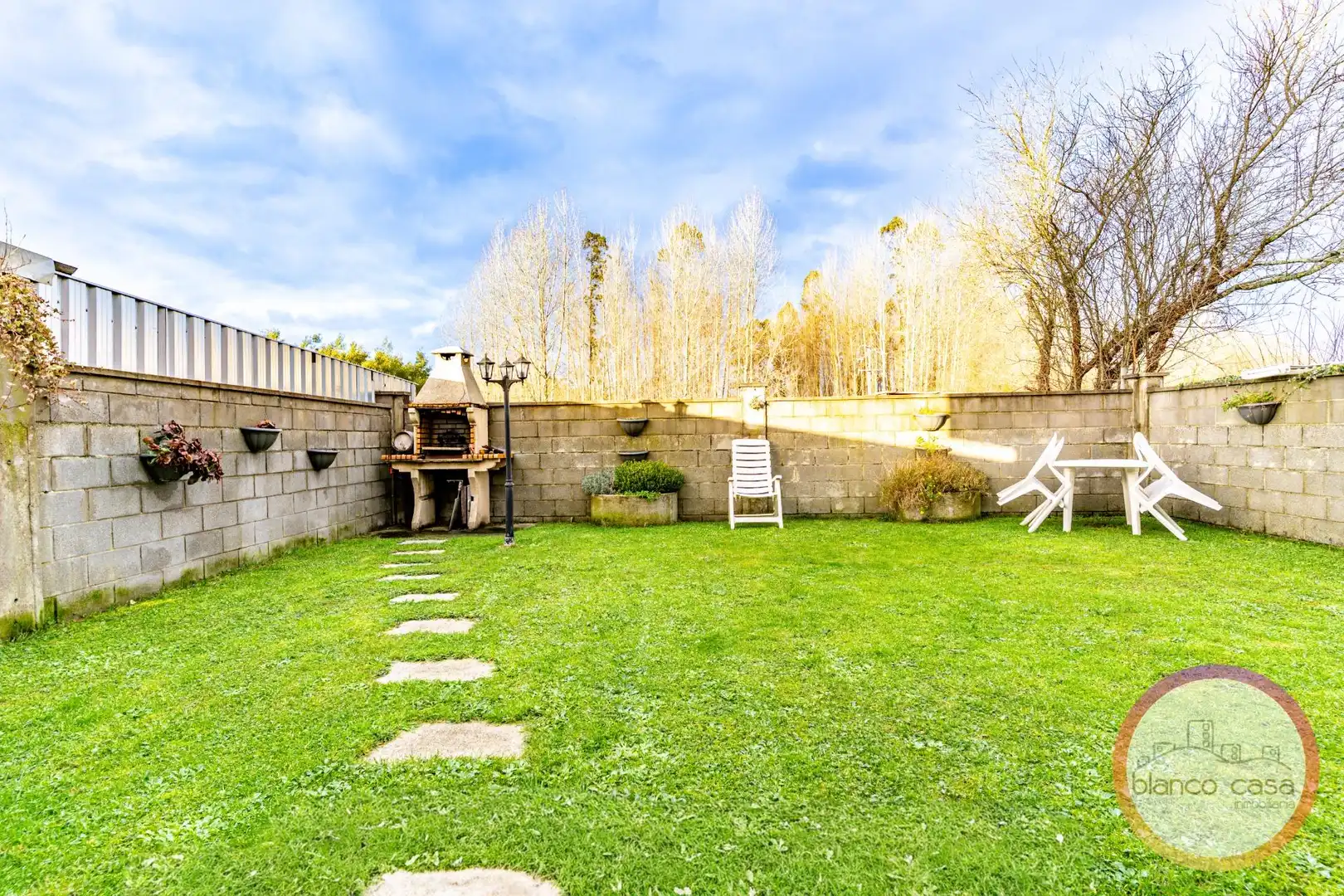 Jardín de Casa o chalet en venta en Carballo con Calefacción, Jardín privado y Trastero