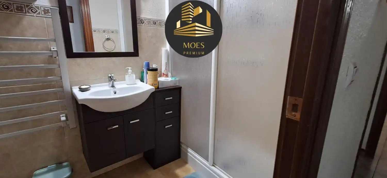Bany de Pis en venda en Jaén amb Aire condicionat i Balcó