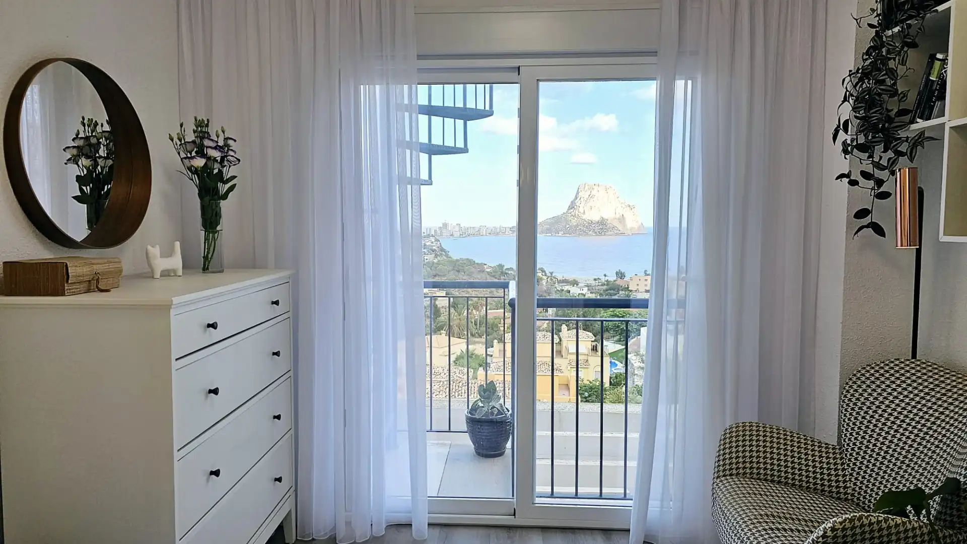 Habitación de Casa adosada en venta en Calpe / Calp con Aire acondicionado, Terraza y Amueblado