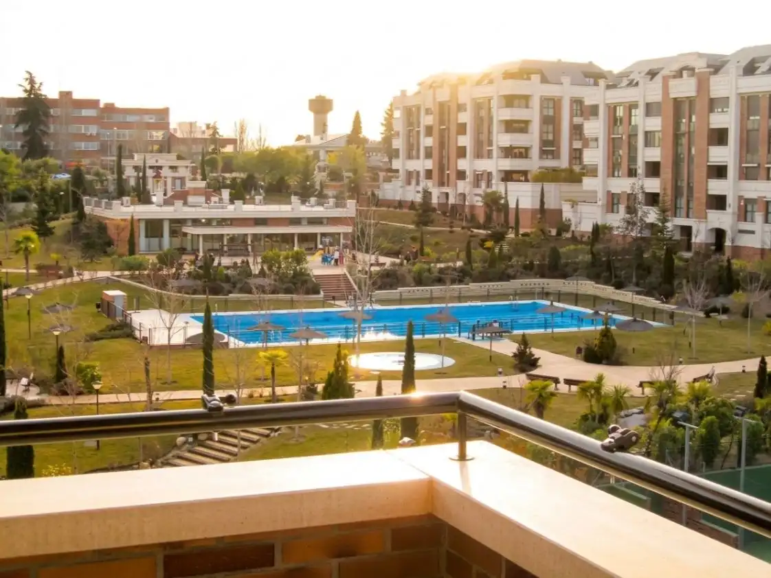 Piscina de Dúplex en venda en Zona Monte El Pilar