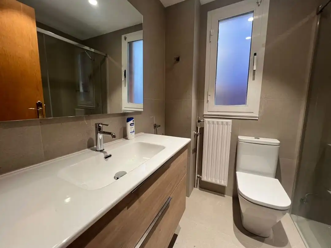 Baño de Piso de alquiler en Donostia - San Sebastián  con Calefacción