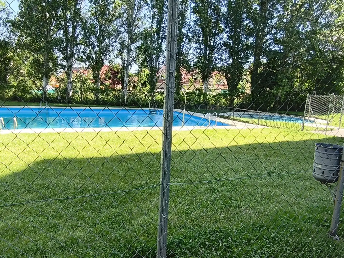 Piscina de Dúplex en venta en Talamanca de Jarama con Aire acondicionado, Calefacción y Terraza