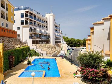 Apartamento con piscina en venta en samaniego 9