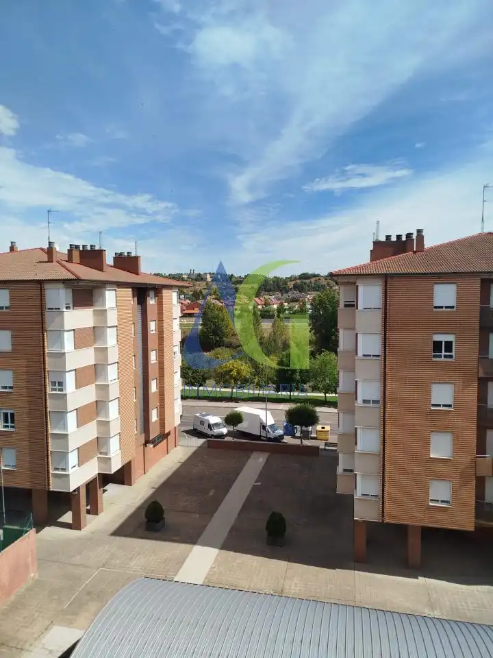 Exterior view of Flat for sale in León Capital   with Heating, Parquet flooring and Terrace