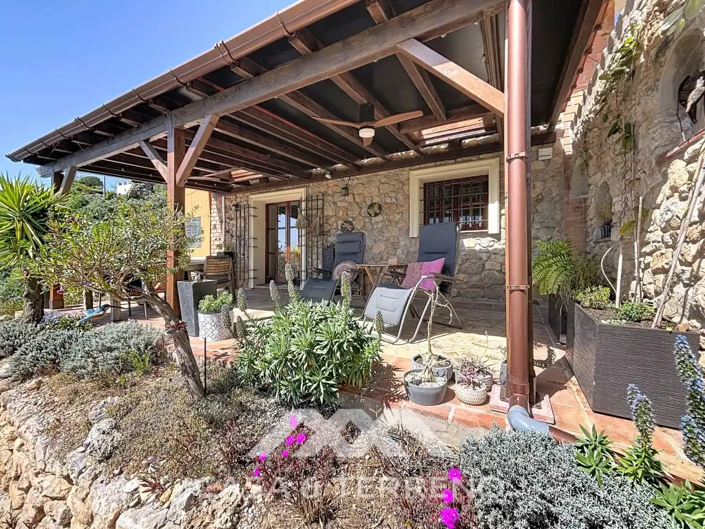Terrassa de Casa o xalet en venda en Alcaucín amb Aire condicionat, Terrassa i Piscina