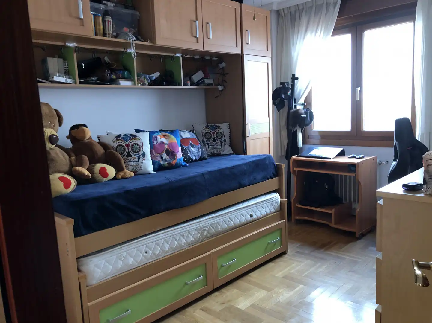 Bedroom of Flat for rent in Oviedo   with Heating, Parquet flooring and Storage room