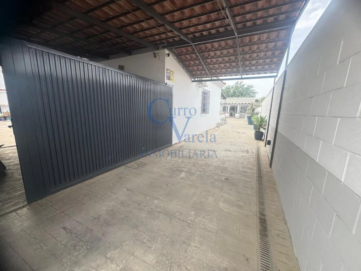 Exterior view of Country homes for sale in Dos Hermanas  with Air Conditioner, Private garden and Storage room