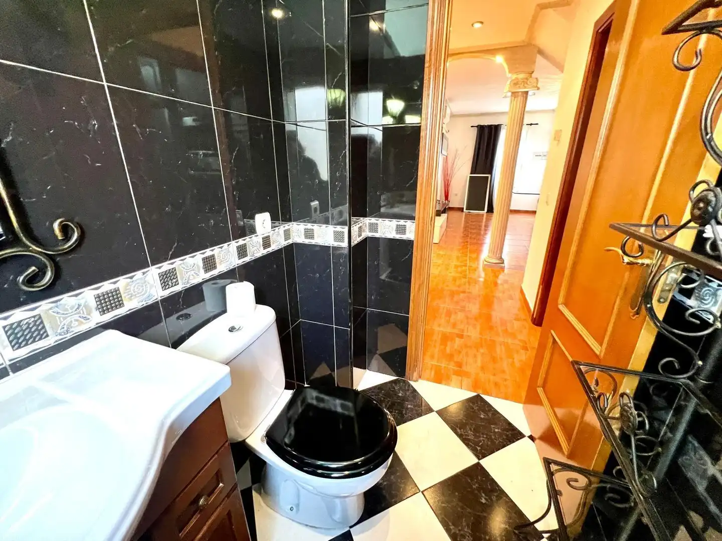 Badezimmer von Einfamilien-Reihenhaus zur Miete in Plasencia mit Heizung und Möbliert