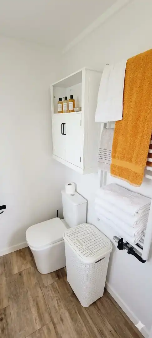 Baño de Casa adosada en venta en Bergondo con Calefacción, Jardín privado y Trastero