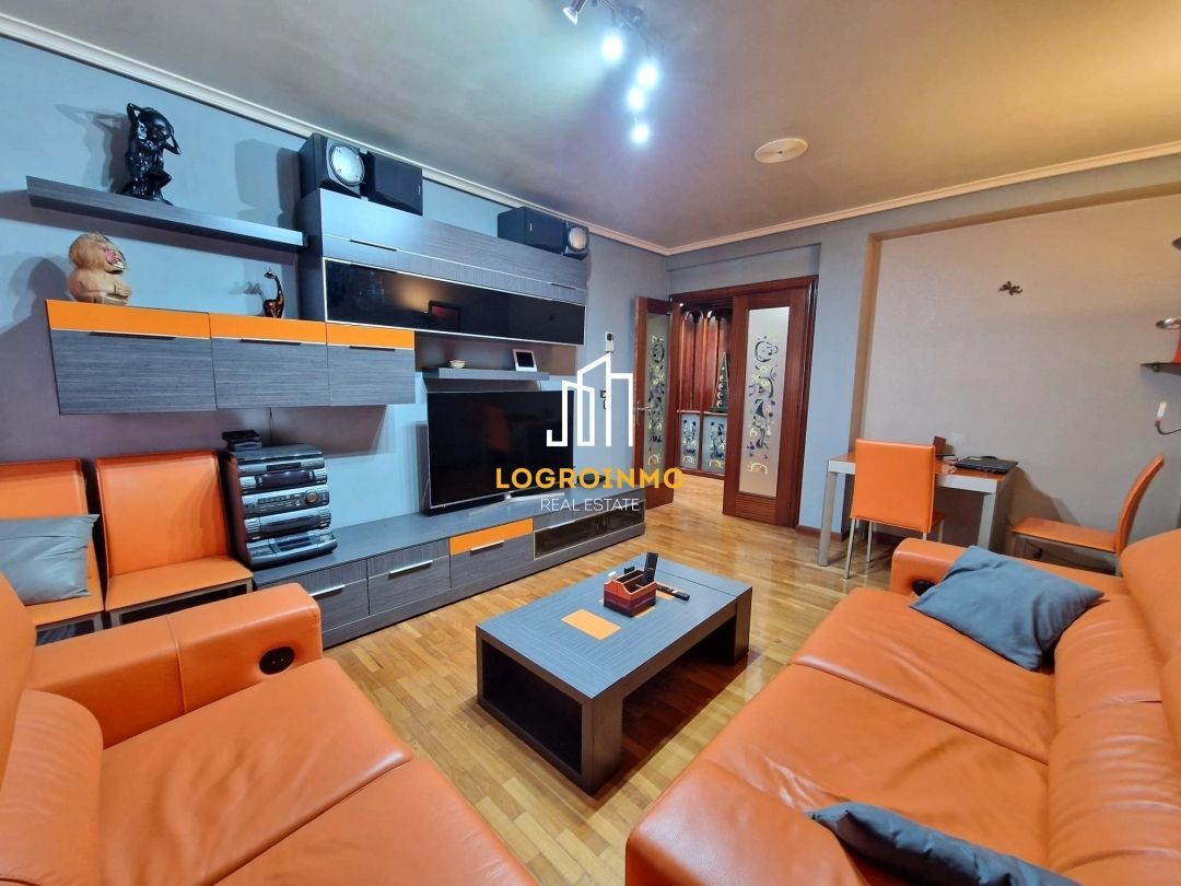 Sala de estar de Piso en venta en  Logroño con Aire acondicionado, Calefacción y Trastero