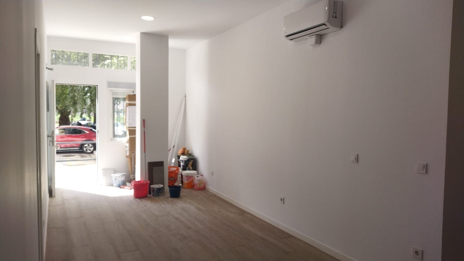 Flat for sale in  Sevilla Capital  with Air Conditioner and Community pool