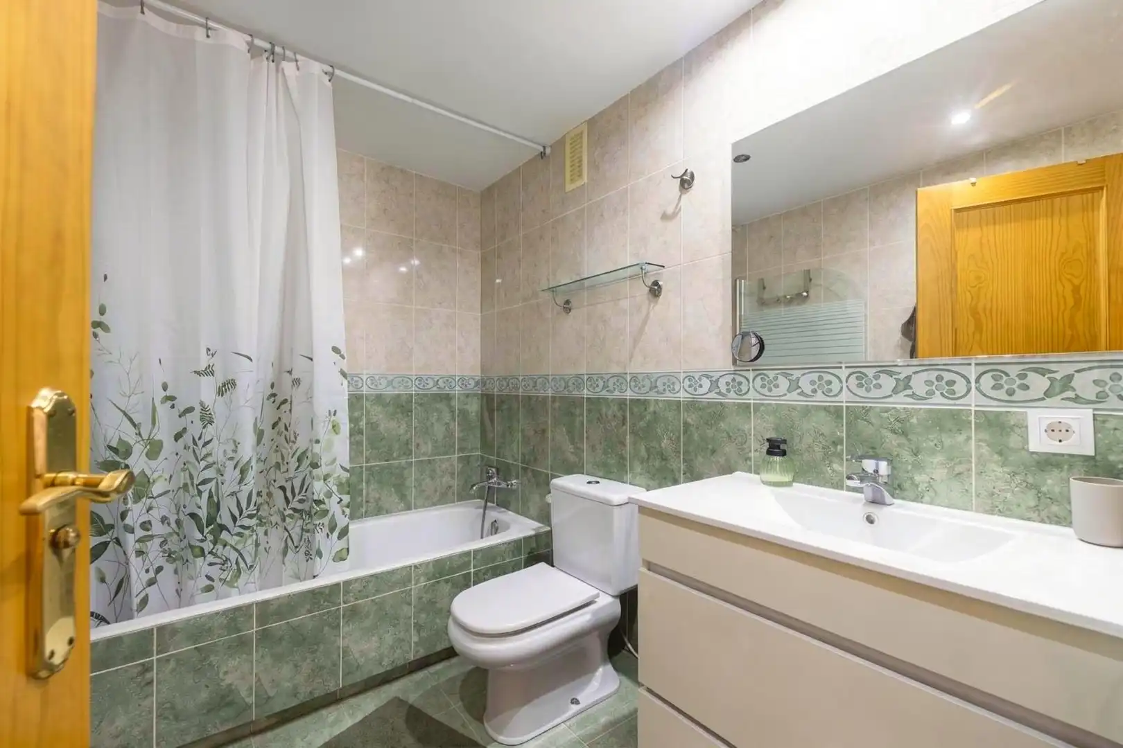 Badezimmer von Wohnung zum Verkauf in Llucmajor mit Klimaanlage, Heizung und Privatgarten