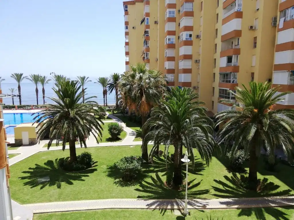 Habitación de Apartamento en venta en Algarrobo con Calefacción, Terraza y Trastero