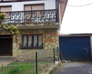 Exterior view of House or chalet for sale in Zalla 