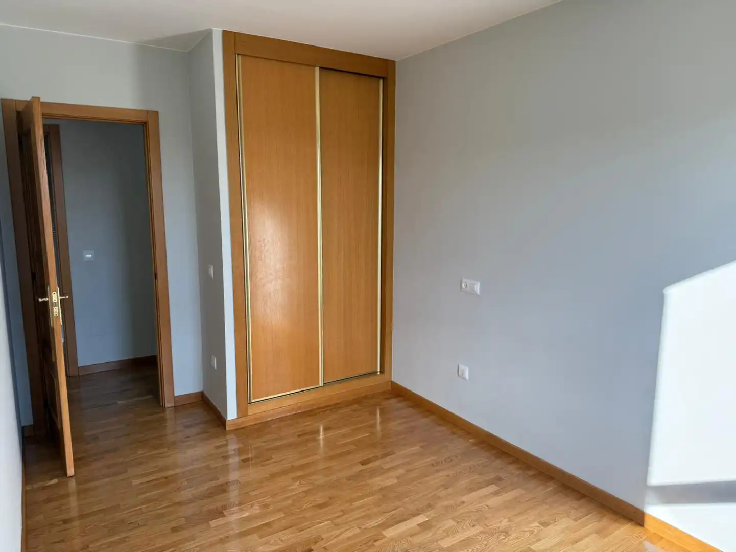 Habitación de Piso en venta en Avilés con Calefacción, Parquet y Trastero