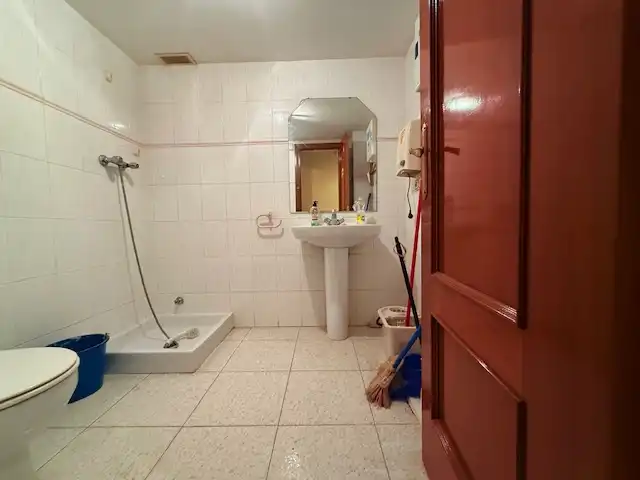 Bany de Oficina en venda en Castellón de la Plana / Castelló de la Plana amb Aire condicionat