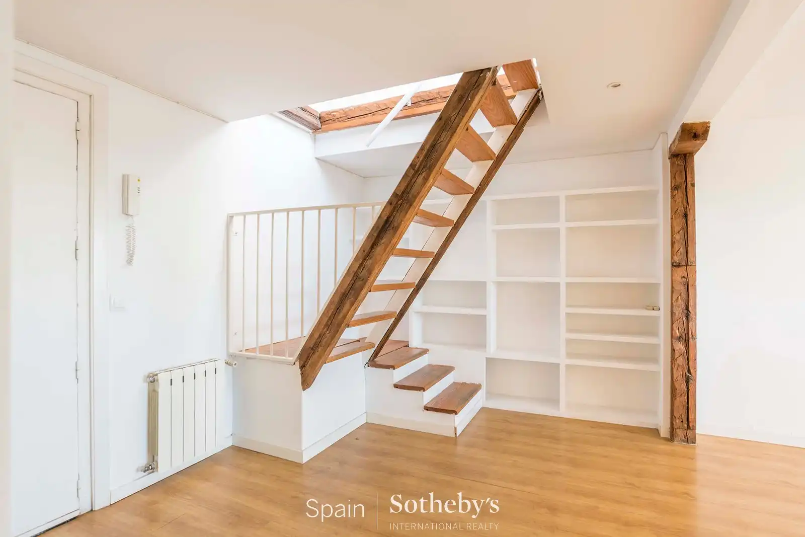 Attic for sale in Madrid  with Air Conditioner, Heating and Terrace