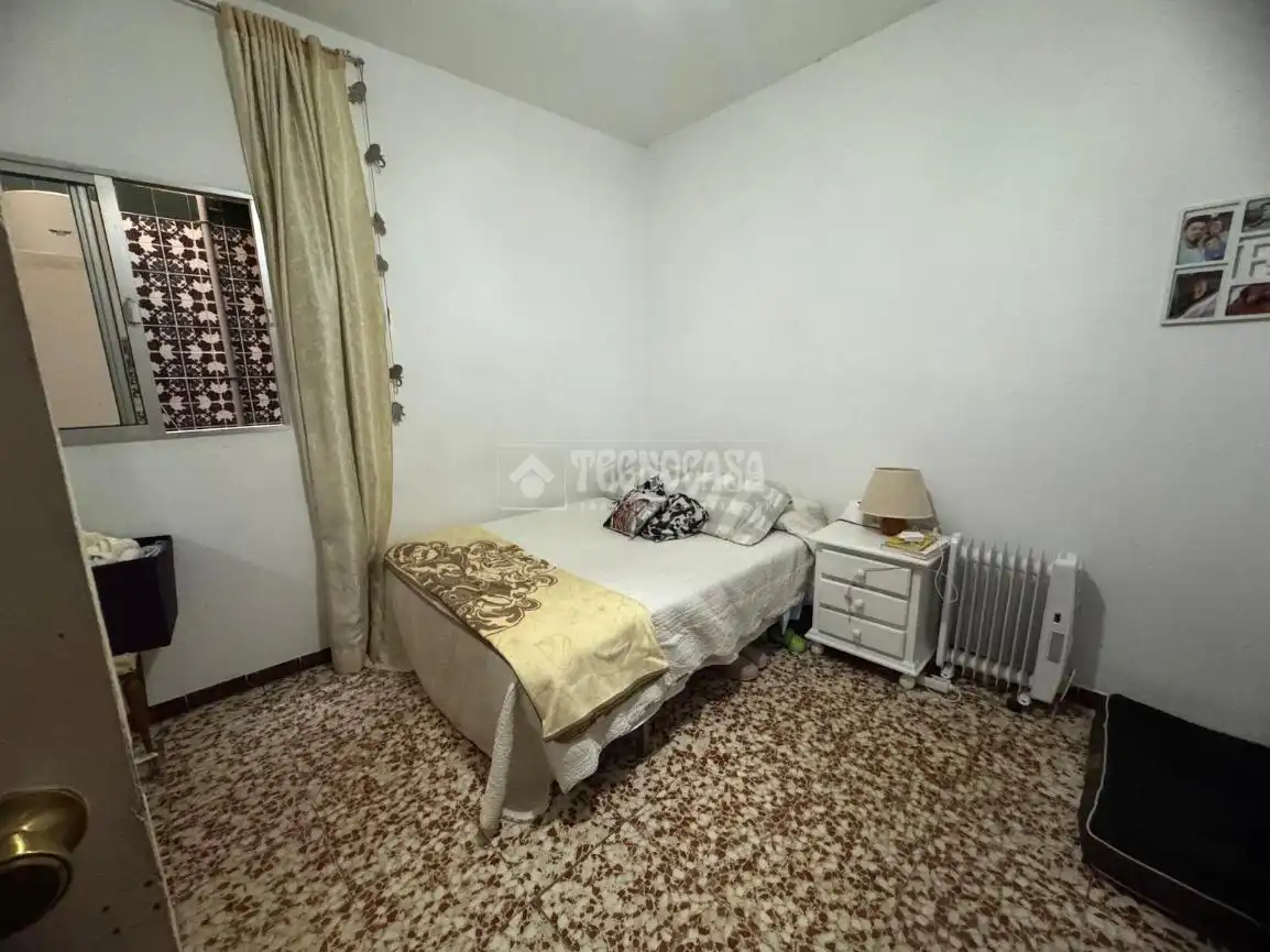 Habitación de Edificio en venta en Sevilla