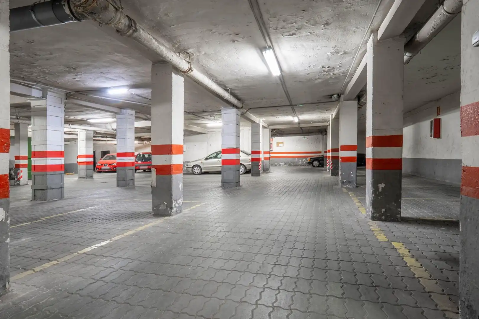 Parkplatz von Wohnung zum Verkauf in Granada mit Klimaanlage, Heizung und Terrasse