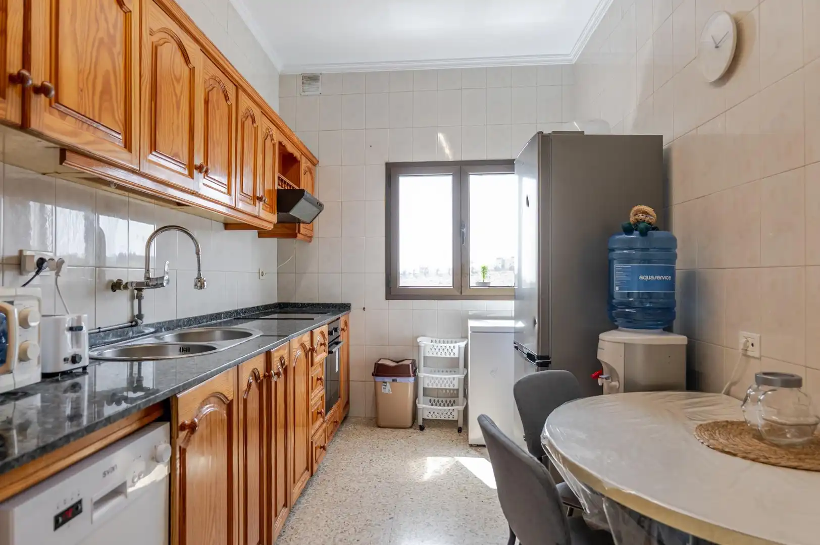 Küche von Einfamilien-Reihenhaus zum Verkauf in Las Palmas de Gran Canaria mit Terrasse und Abstellraum