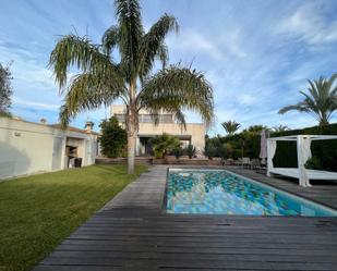 Vista exterior de Casa o xalet en venda en Elche / Elx amb Aire condicionat, Terrassa i Piscina