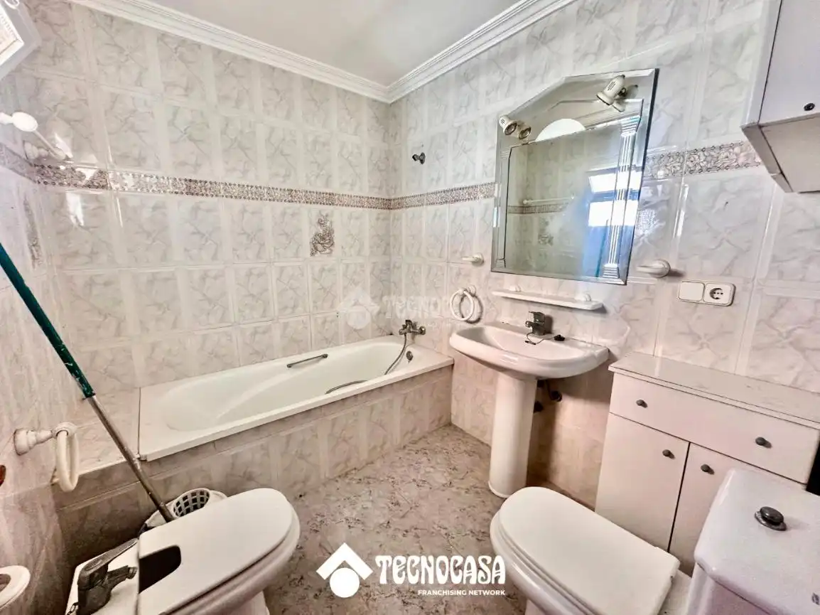 Bany de Casa adosada en venda en Álora amb Jardí privat i Terrassa