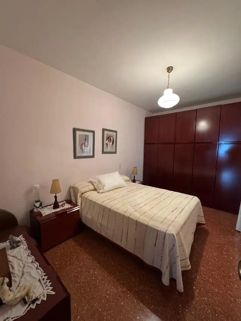 Dormitori de Pis en venda en Badalona amb Moblat, Forn i Balcó