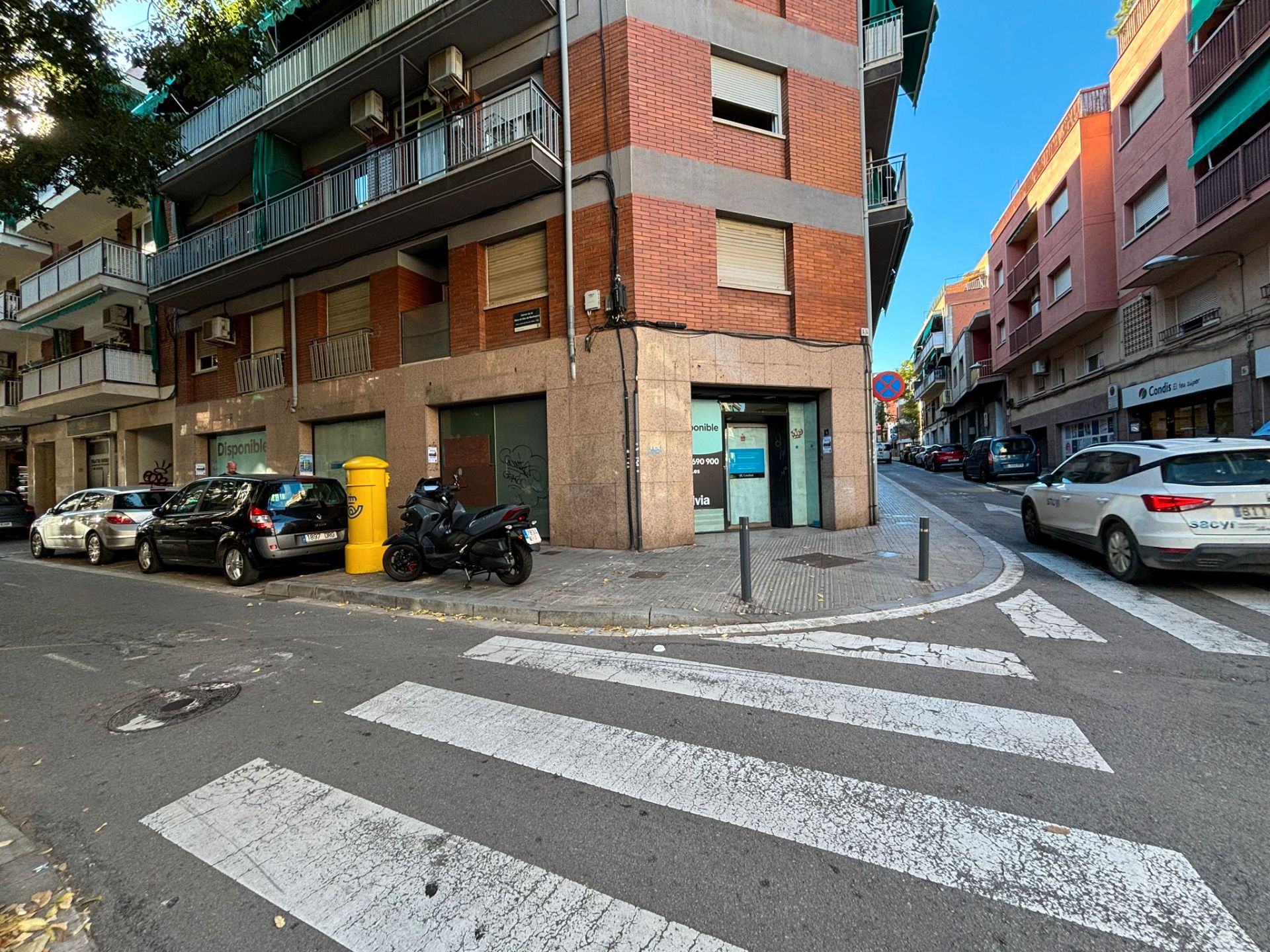 Vista exterior de Local en venda en Viladecans