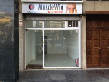 Local comercial en alquiler en Carrer de Déu i Mata 154