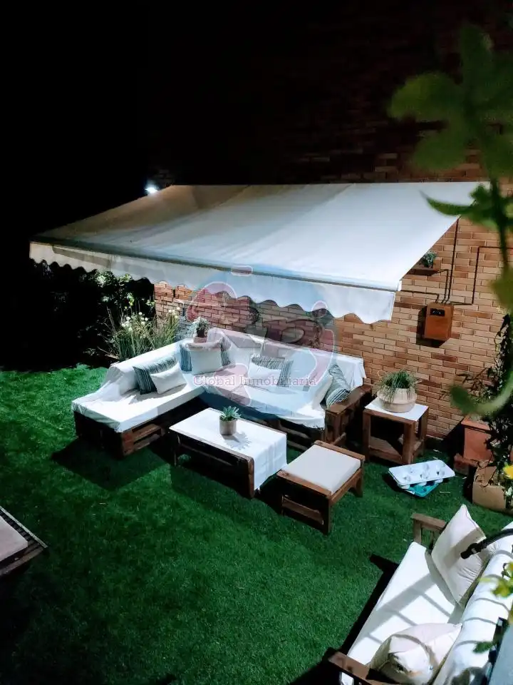 Terraza de Casa o chalet en venta en Sariegos con Calefacción, Jardín privado y Parquet