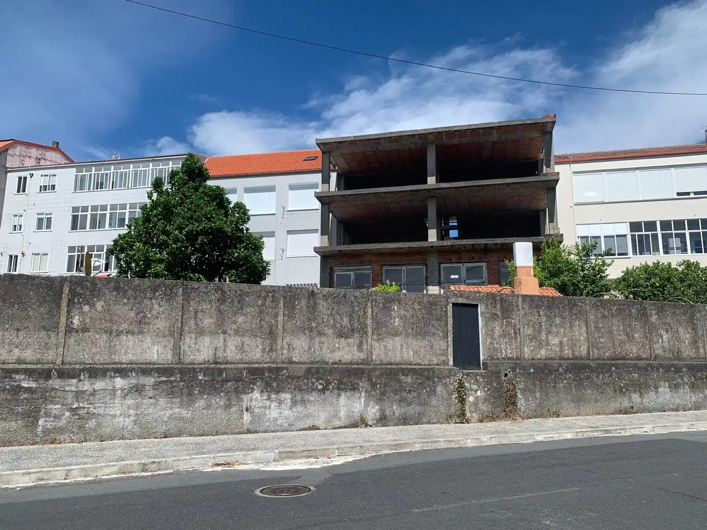 Vista exterior de Edifici en venda en Neda