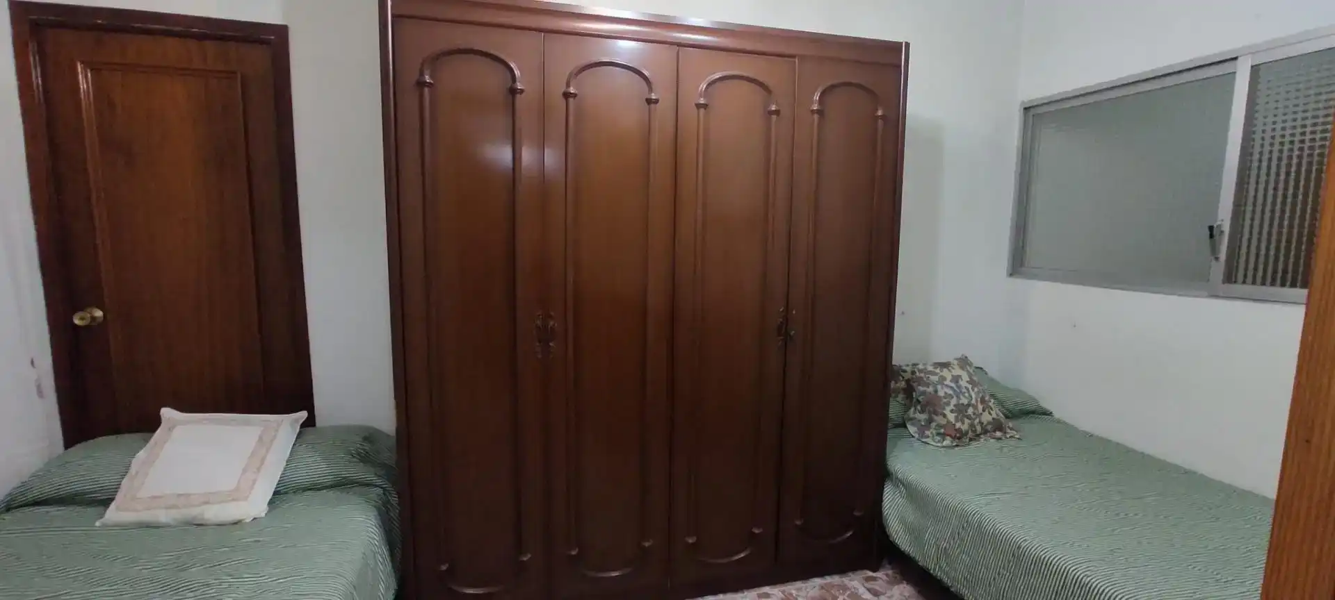 Dormitori de Casa adosada en venda en Antella amb Aire condicionat