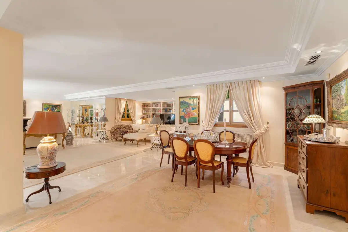 Chalet con piscina en venta en Nueva Andalucía, imagen 4