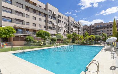 Exterior view of Flat for sale in Alcalá de Henares  with Air Conditioner, Terrace and Swimming Pool