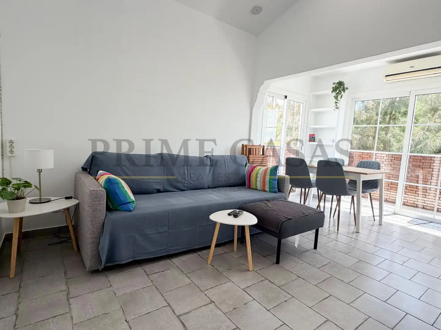 Sala d'estar de Casa o xalet de lloguer en San Bartolomé de Tirajana amb Aire condicionat, Jardí privat i Terrassa