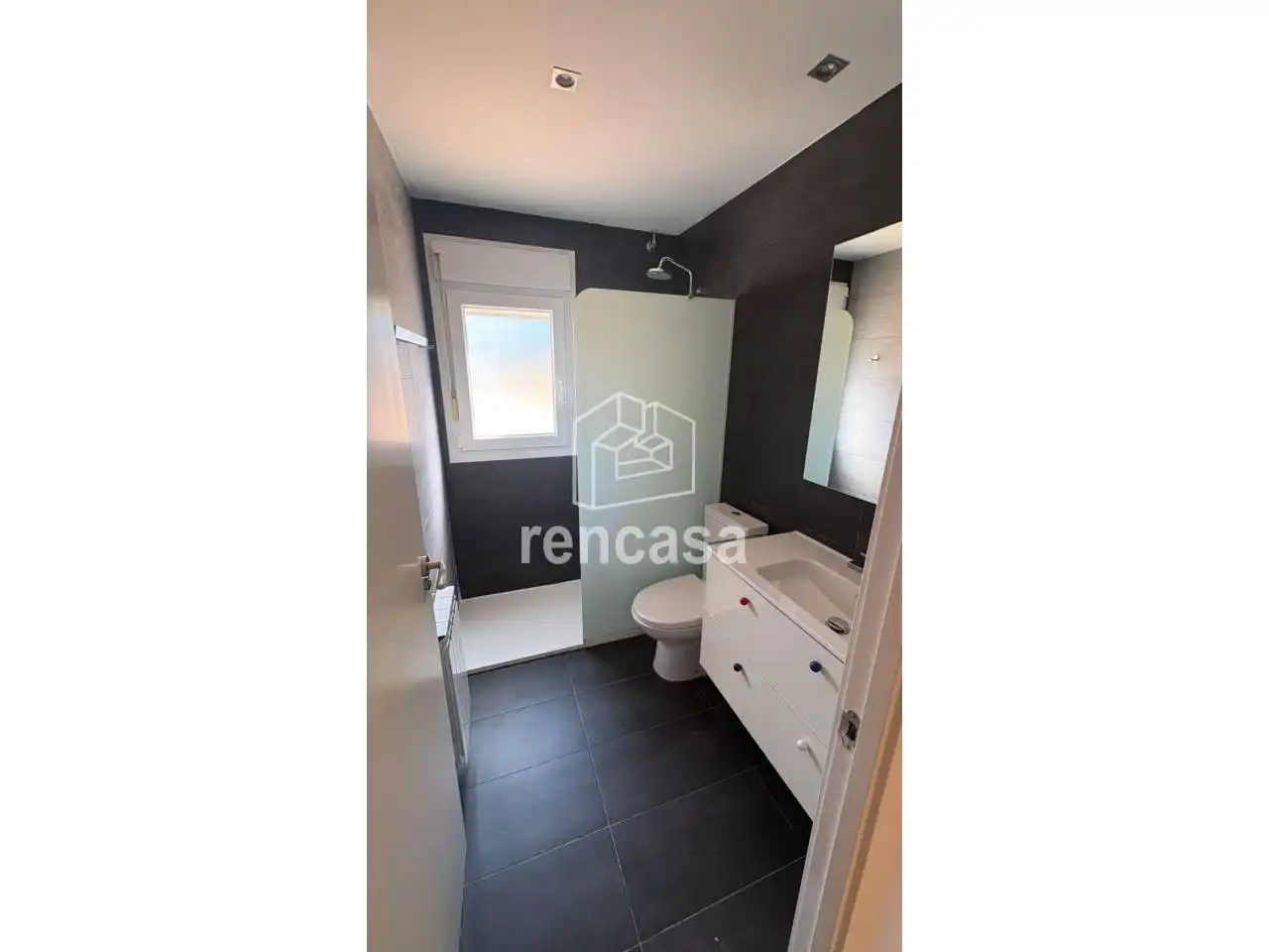 Bathroom of Houses for rent in Lleida  with Heating, Private garden and Parquet flooring