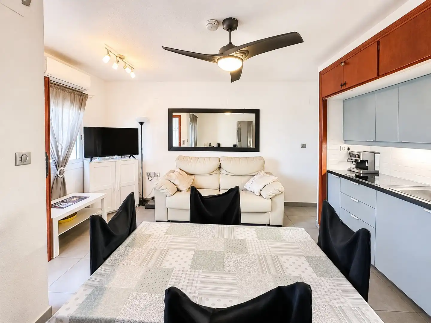 Wohnzimmer von Haus oder Chalet zum Verkauf in San Miguel de Salinas mit Klimaanlage, Heizung und Terrasse