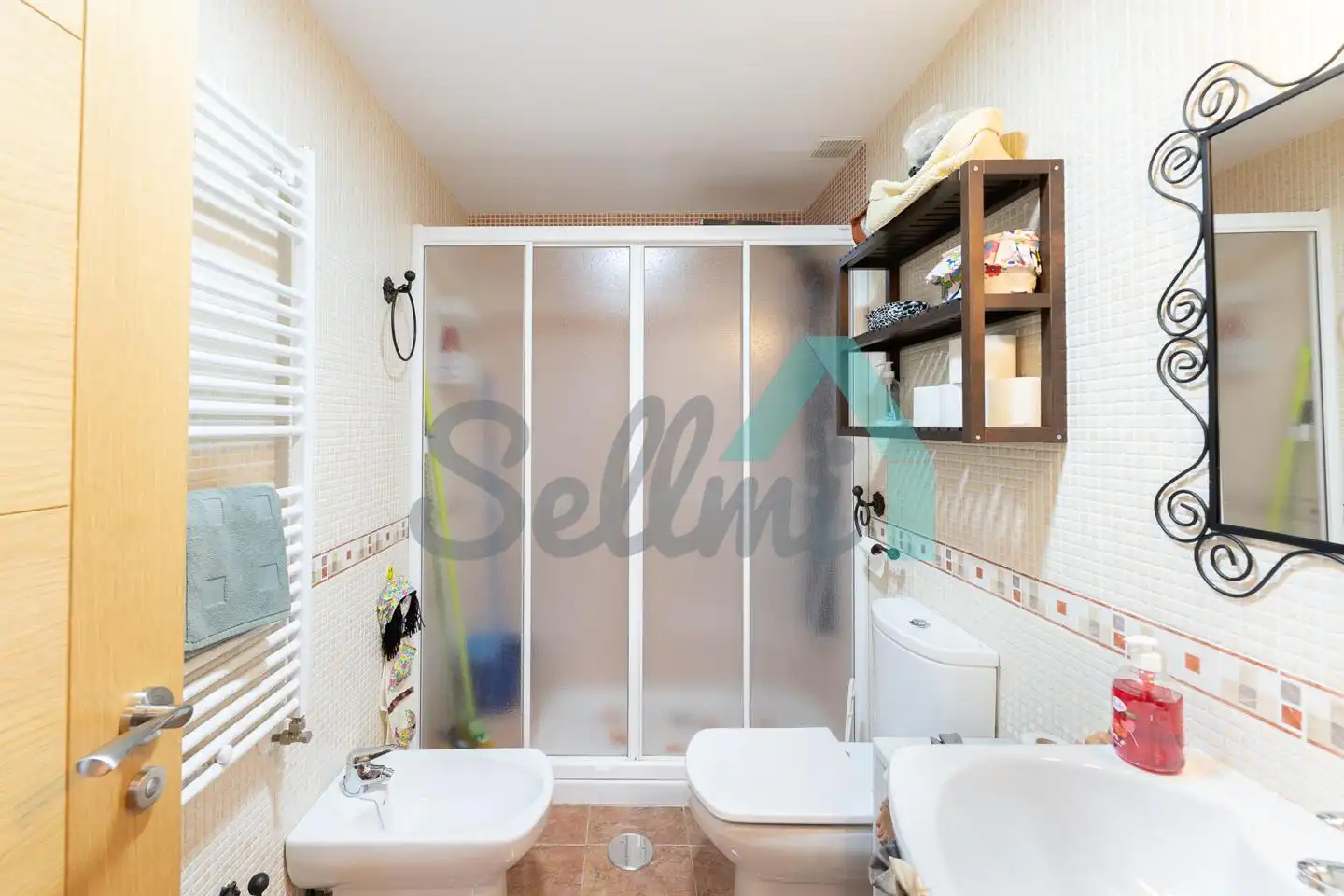 Bathroom of Ground floor for rent in Somiedo  with Heating, Parquet flooring and Terrace