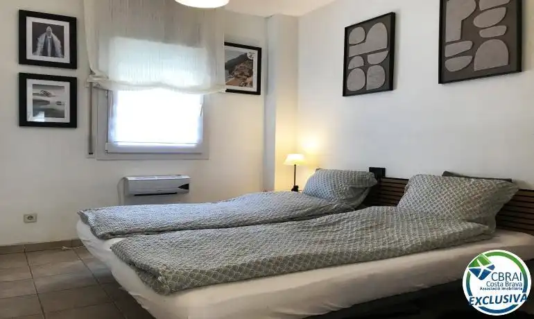Bedroom of Flat for sale in Roses  with Heating, Terrace and Swimming Pool